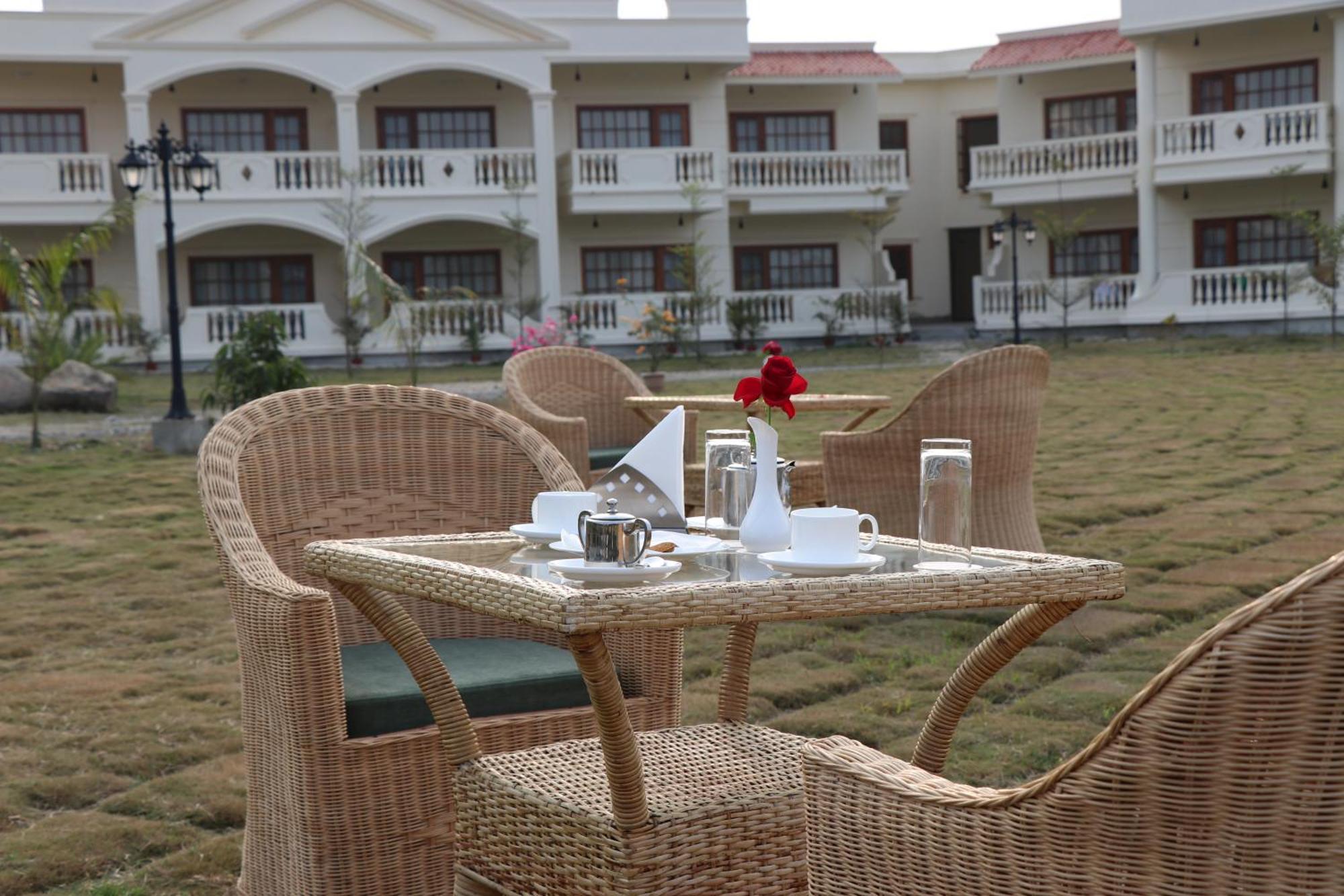 Royale De' Casa Resort Kaziranga Luaran gambar